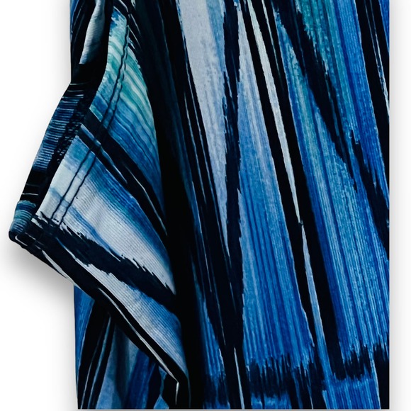 Chico's Travelers Tank Top Womens Size 2 or Large Blue Ikat Stretch Coastal - Picture 2 of 5